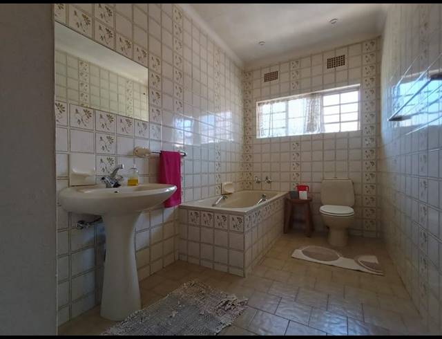 3 BEDROOM PROPERTY TO RENT IN DERSLEY